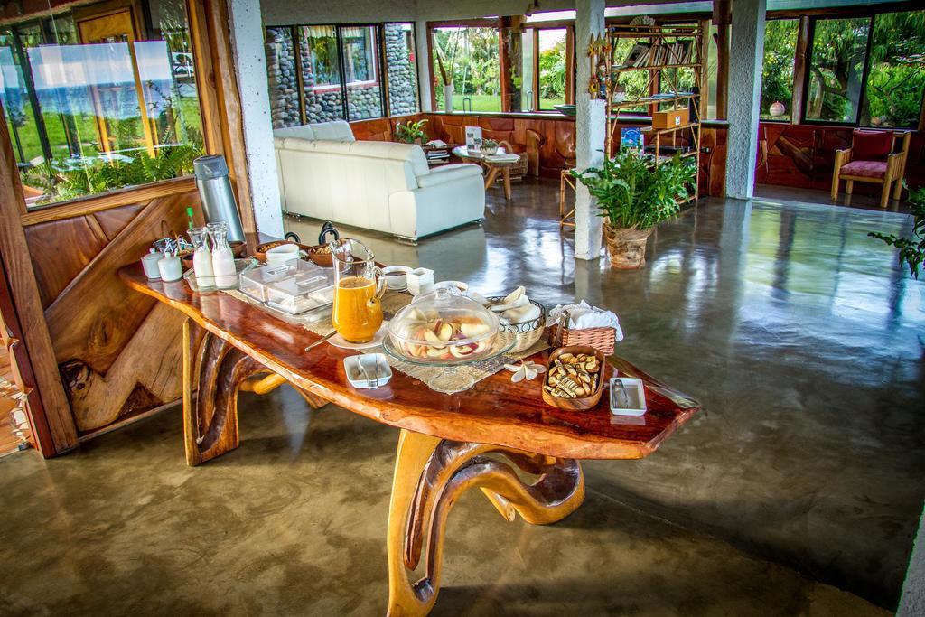 Pikera Uri Eco Lodge Hanga Roa Buitenkant foto
