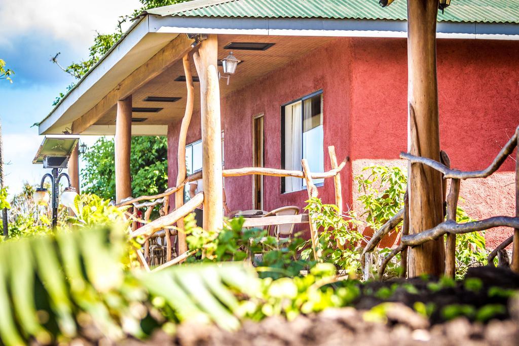 Pikera Uri Eco Lodge Hanga Roa Buitenkant foto