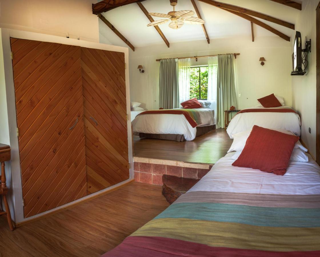 Pikera Uri Eco Lodge Hanga Roa Buitenkant foto