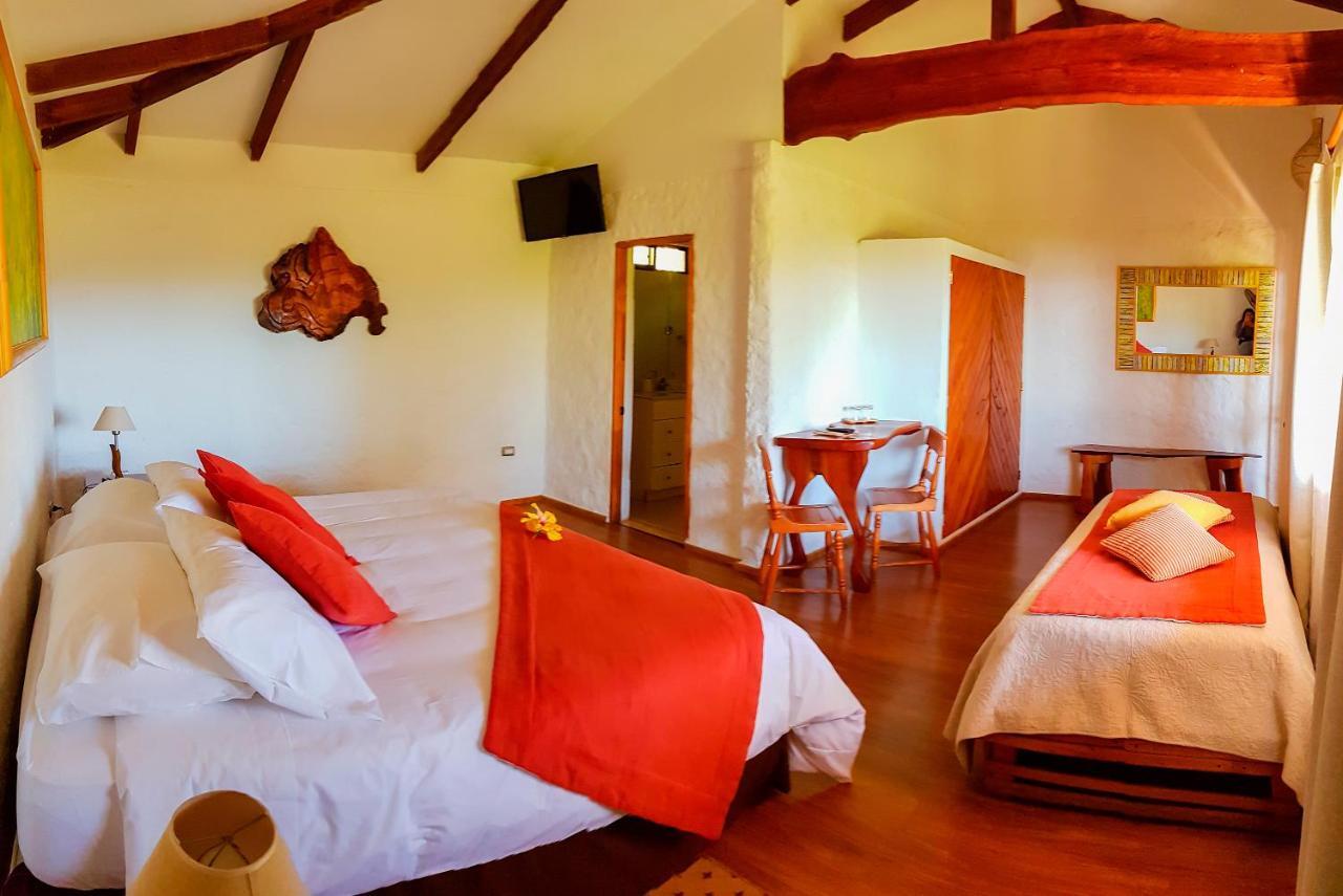 Pikera Uri Eco Lodge Hanga Roa Buitenkant foto